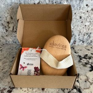 Davines Wooden Dry Brush with Strap